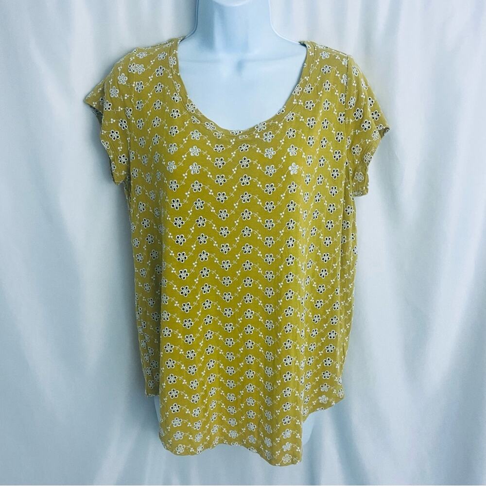 Fever Floral Eyelet Top Size Medium